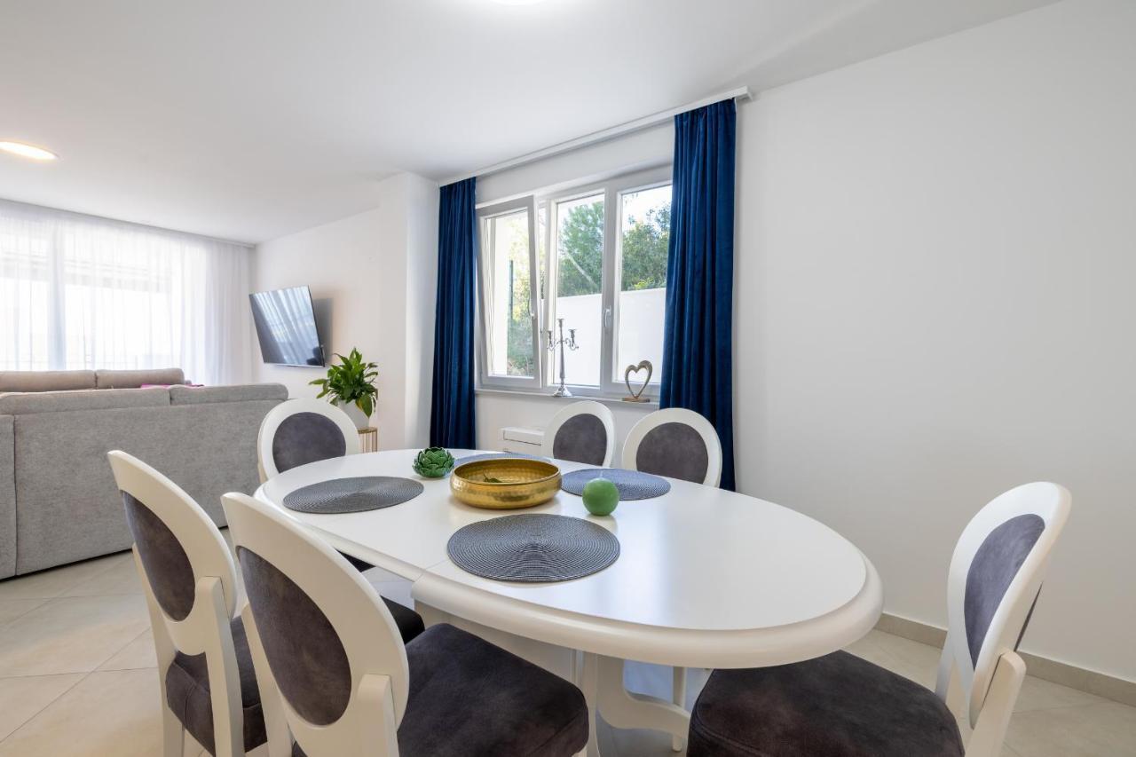 מאקרסקה Villa Smaragd - Lapis - Luxury Apartment With Shared Pool מראה חיצוני תמונה