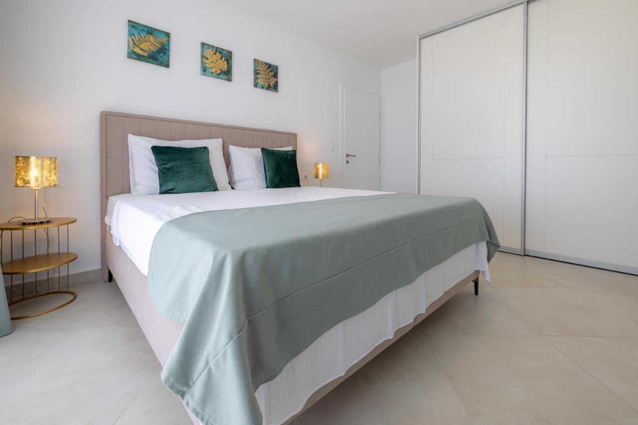 מאקרסקה Villa Smaragd - Lapis - Luxury Apartment With Shared Pool מראה חיצוני תמונה