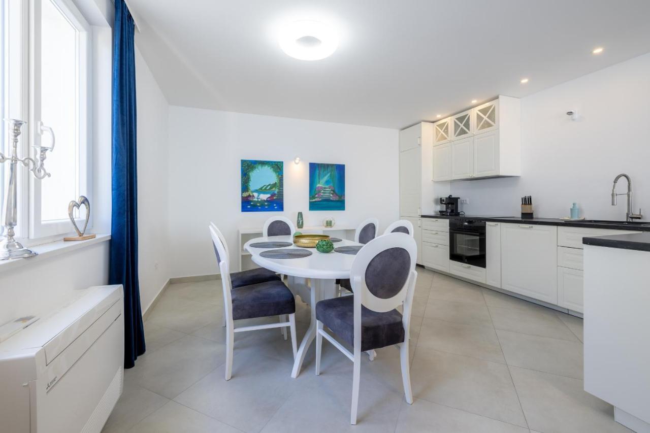 מאקרסקה Villa Smaragd - Lapis - Luxury Apartment With Shared Pool מראה חיצוני תמונה