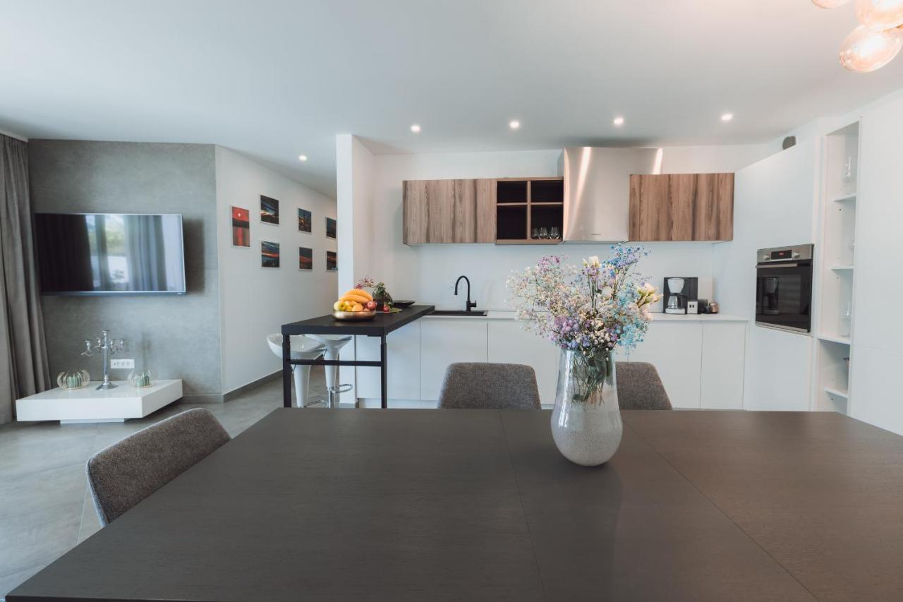 מאקרסקה Villa Smaragd - Lapis - Luxury Apartment With Shared Pool מראה חיצוני תמונה